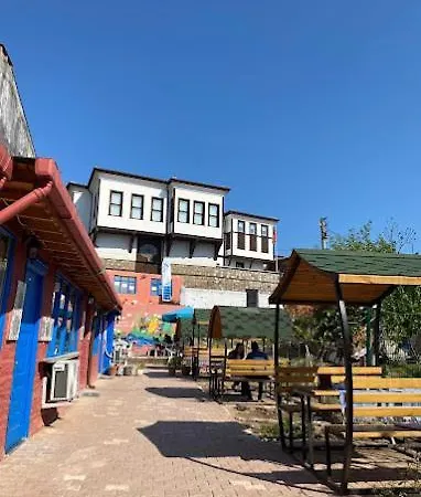 Hotel Oez Butik Antik Kent Myrleia