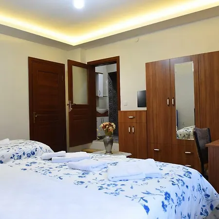 Oez Butik Antik Kent Myrleia 2*