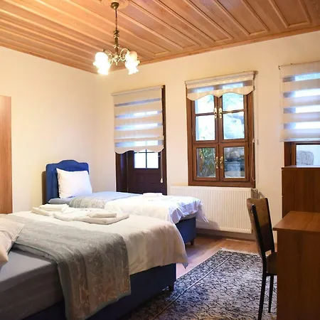 Oez Butik Antik Kent Myrleia