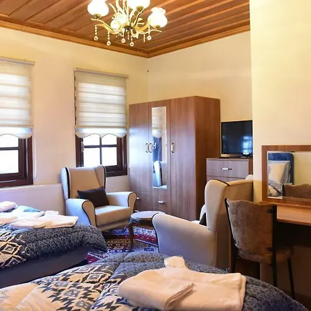 Oez Butik Antik Kent Myrleia Mudanya